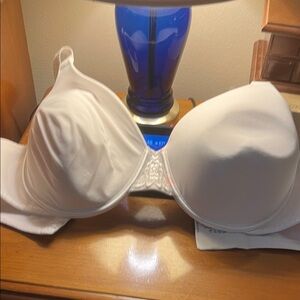 Vanity Fair Classic Cream Bra